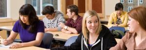 estudiantes en un salón de clases